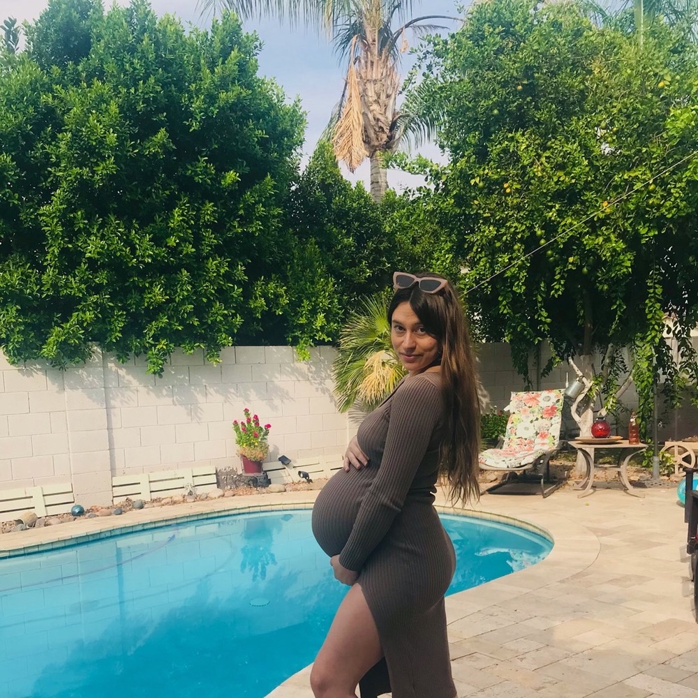 Fashion nova dress- nice & stretchy